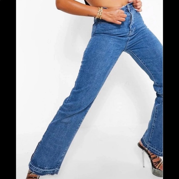 Boohoo High Waisted Blue Jeans - Picture 2 of 6